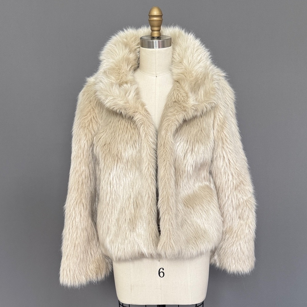 MILLY of NY Cream Faux Fur Jacket SZ 6 - LIKE NEW.